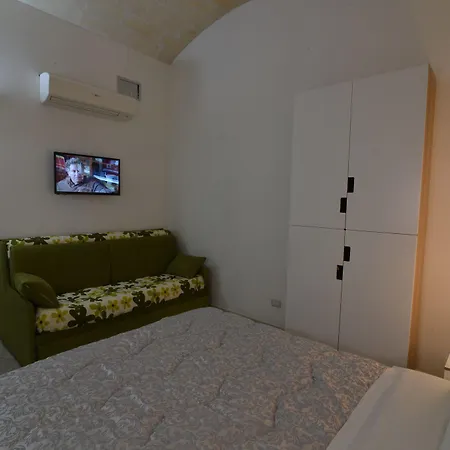 Il Nespolo Pensión 4*